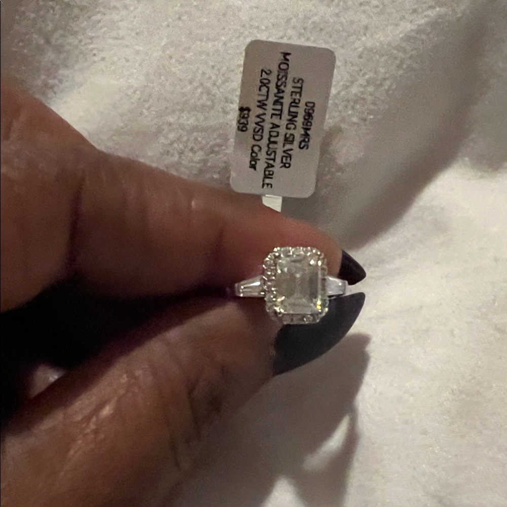 Elegant Silver Moissanite Ring